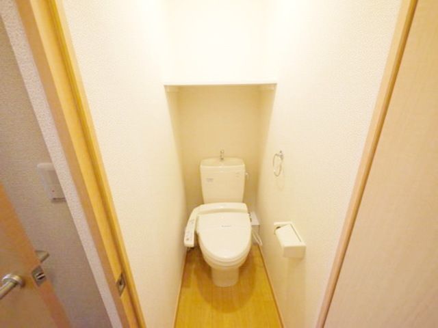 レオパレスアイリスのトイレ写真