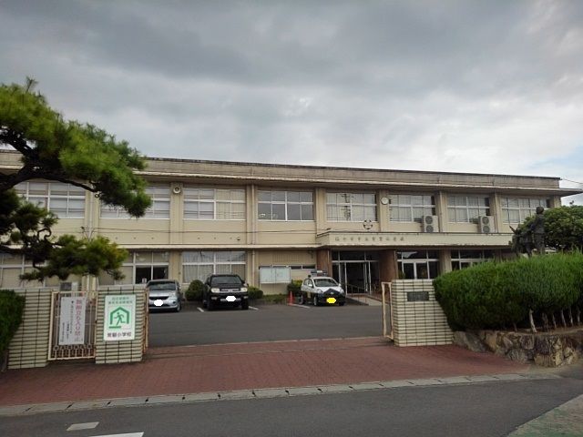 小学校　観音寺市立常磐小学校（小学校）まで1500m