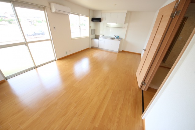 居室・リビング　反転同系タイプ