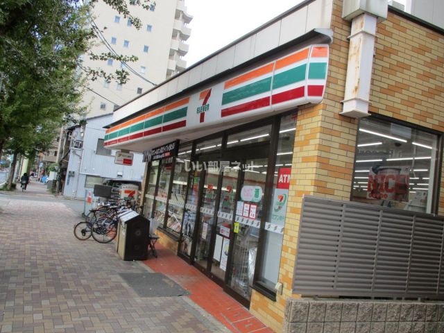 コンビニ　セブンイレブン 名古屋菊井2丁目店（コンビニ）まで445m
