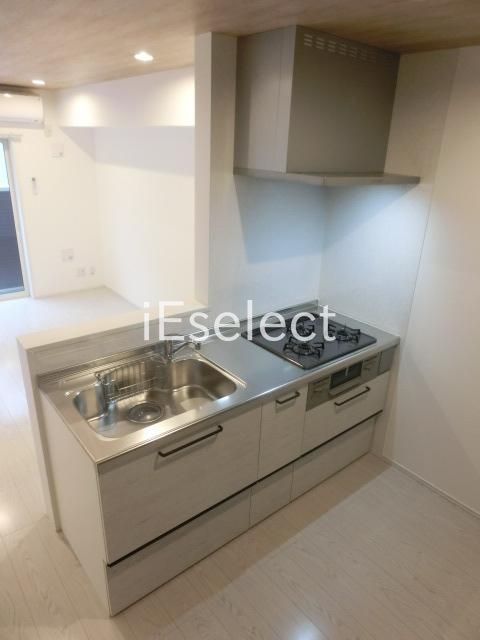 キッチン　お料理好きには嬉しい3口のシステムキッチン