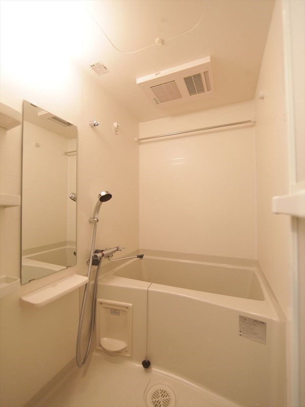 バス・シャワールーム　バスルーム　浴室暖房乾燥機付