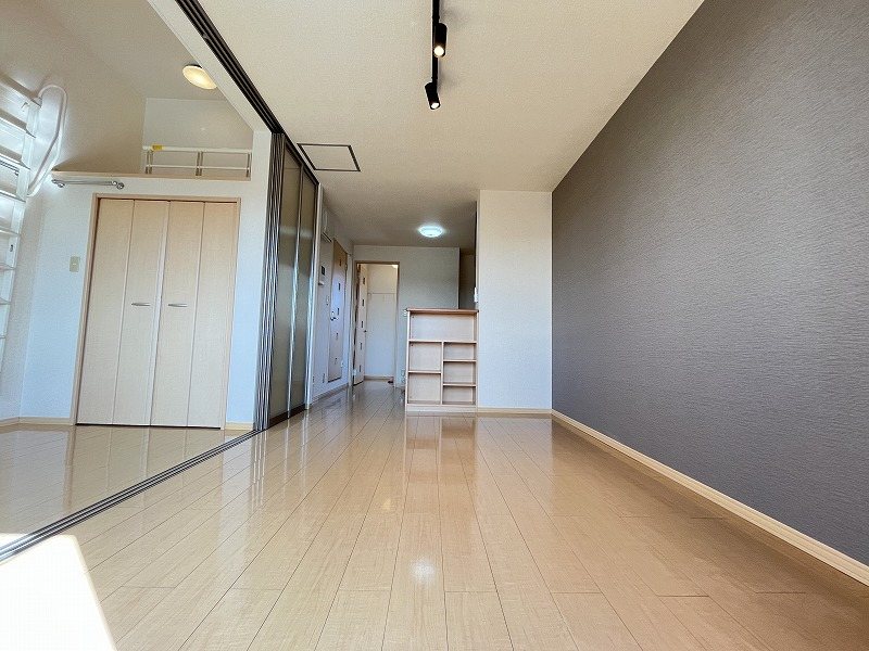 居室・リビング　※掲載情報と物件の現況が異なる場合、現況を優先するものとしま