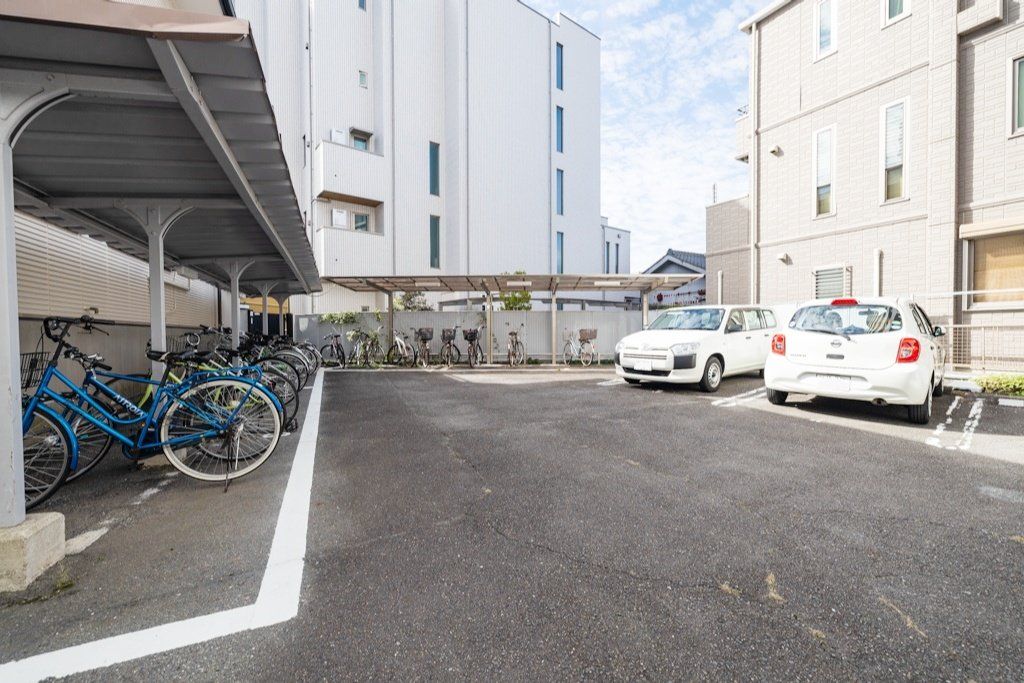 駐車場　駐輪場・駐車場（有料）