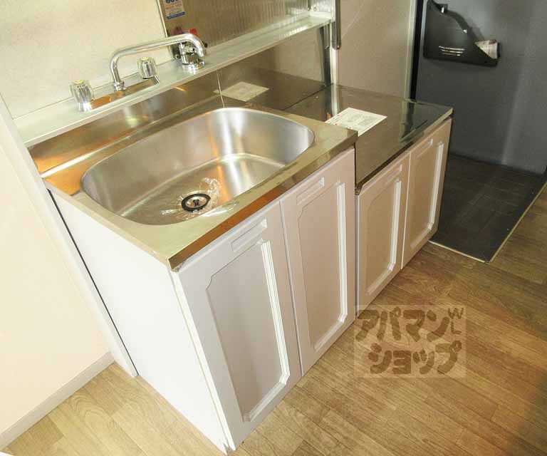 キッチン　圧迫感のないキッチンです