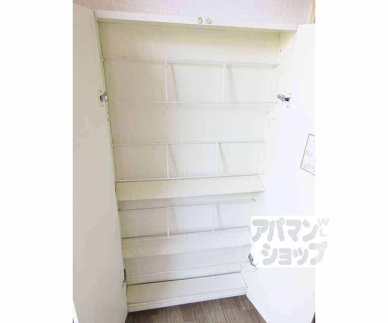 収納　シューズボックス付き