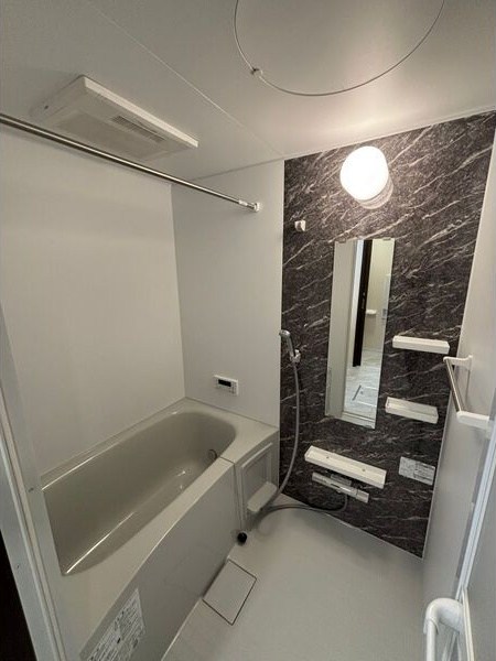 バス・シャワールーム　※同棟同型内観写真、現状優先となります。