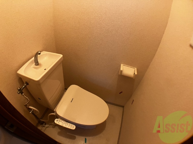 トイレ　トイレとお風呂が別なので清潔に使えて嬉しいですね。