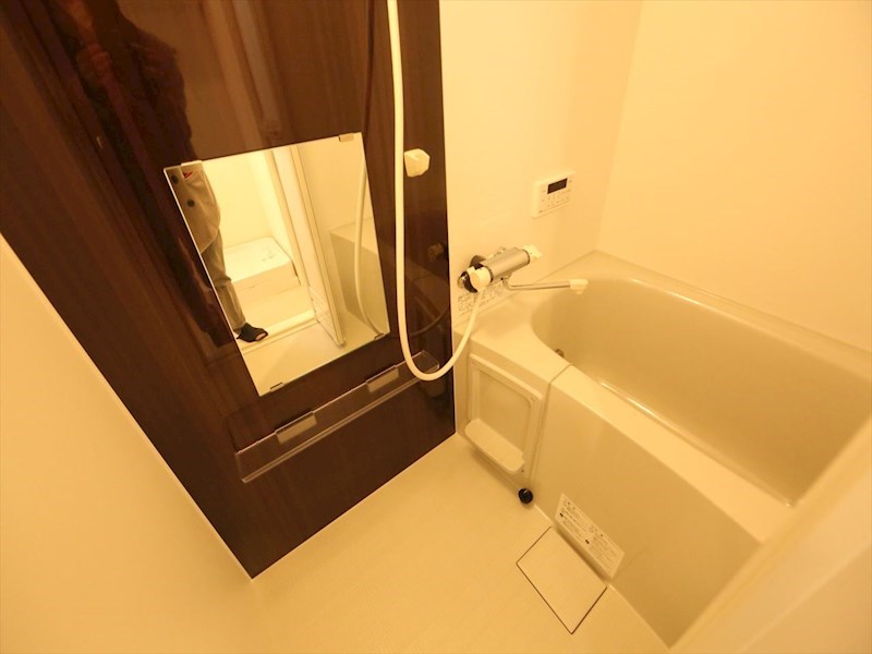 バス・シャワールーム　浴室暖房乾燥機付　追い焚き機能付お風呂　同仕様写真