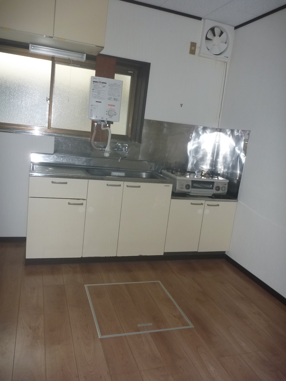 ＪＲ信越本線 北長岡駅 徒歩25分 2階建 築40年のキッチン写真