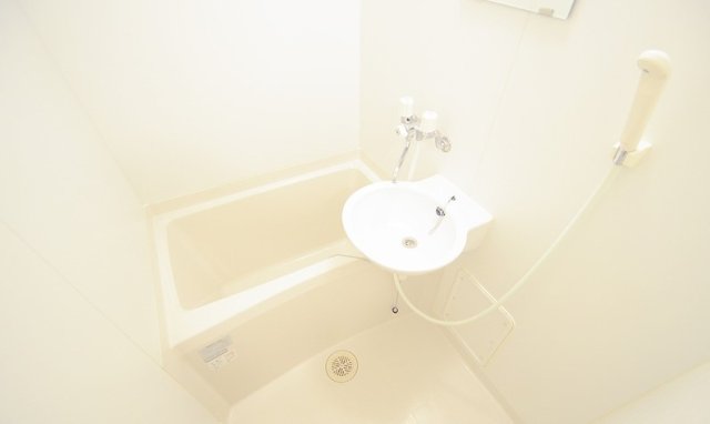 バス・シャワールーム　写真は同建物別号室です。