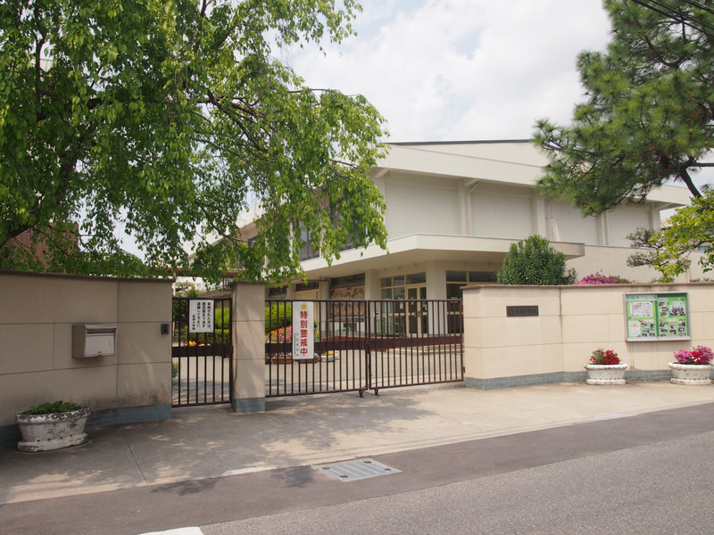 小学校　佐保小学校（小学校）まで293m