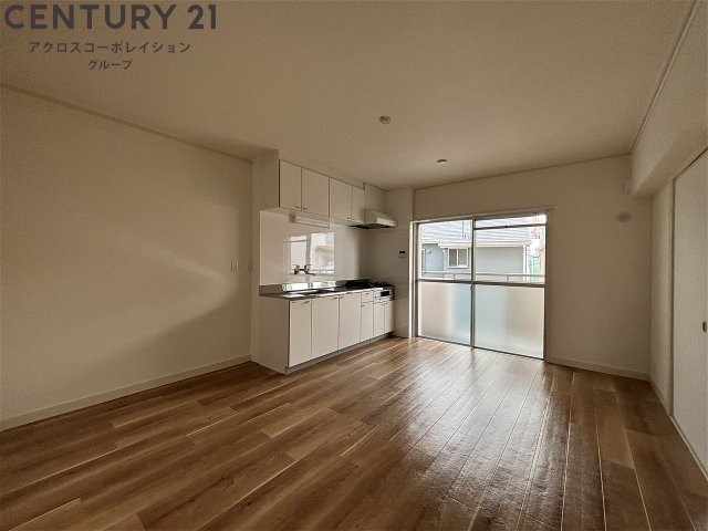 居室・リビング　南向きで陽当り良好です！