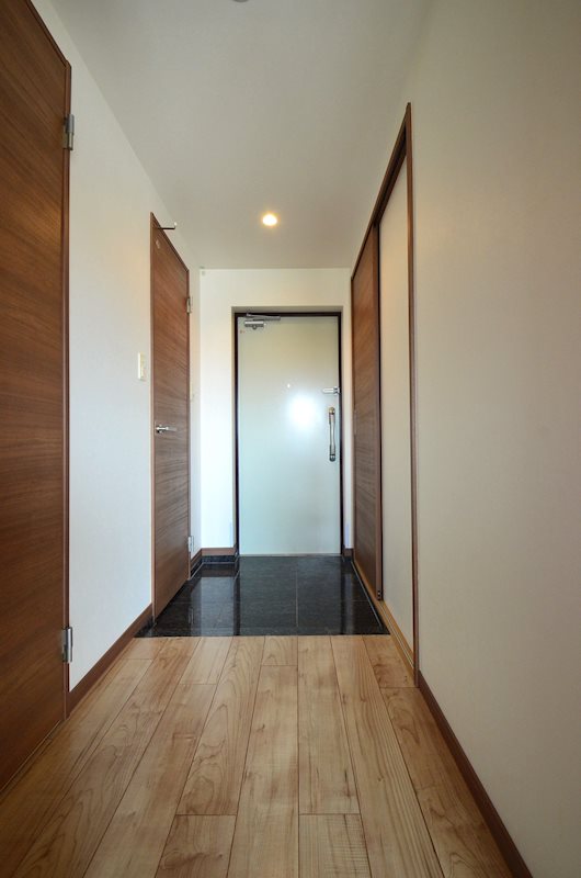 玄関　玄関　※参考写真