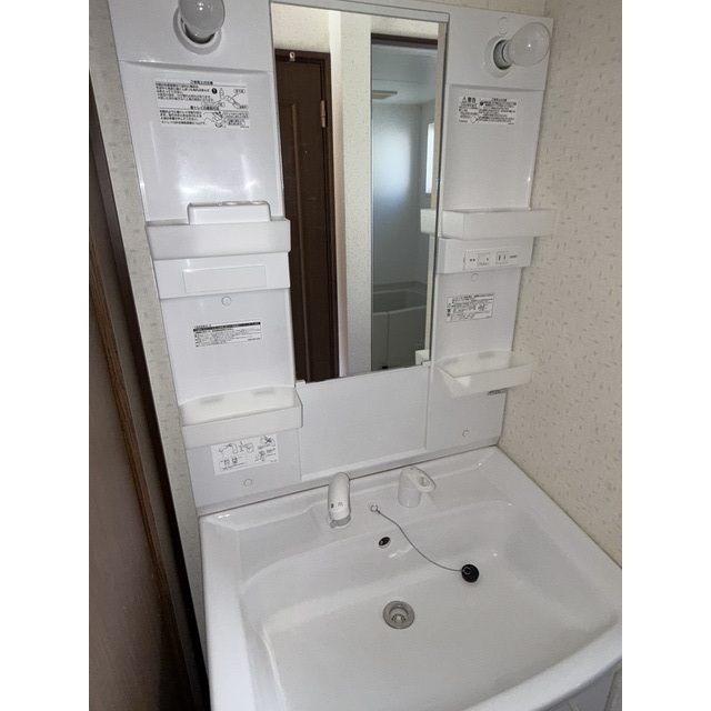 洗面設備　シャワー付き独立洗面台