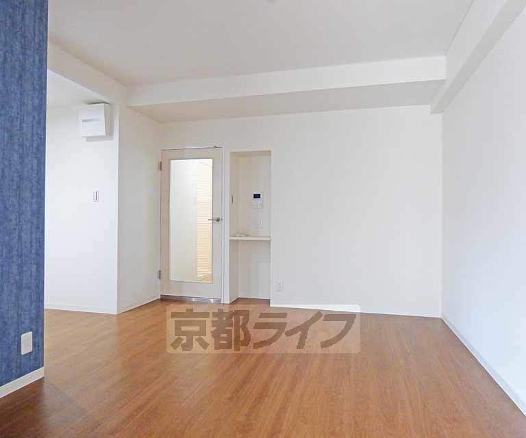 居室・リビング　広々とした室内です。