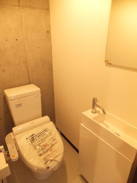 トイレ　★同物件の別部屋写真です★