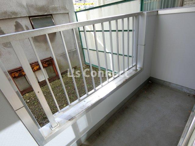 バルコニー　晴れた日には洗濯物も干せます。（参考写真）