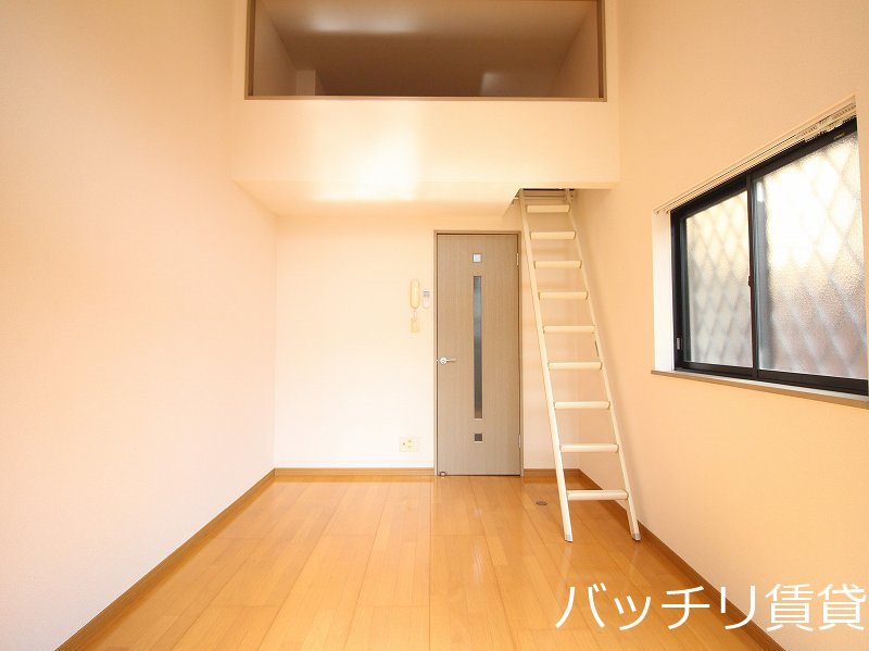 居室・リビング　同型タイプの為、現状を優先致します。