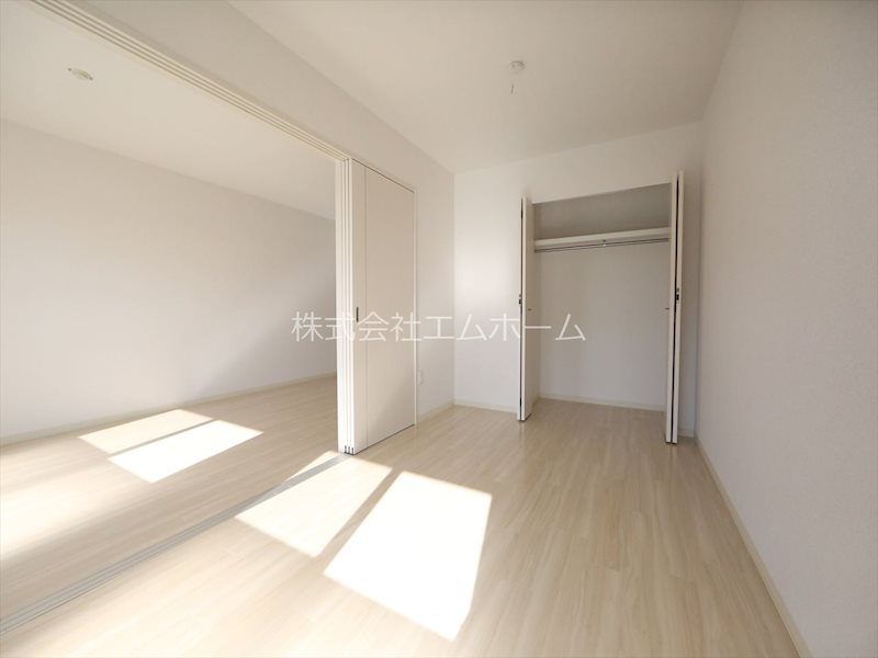 収納　洋室7帖　クローゼット（収納充実してます）