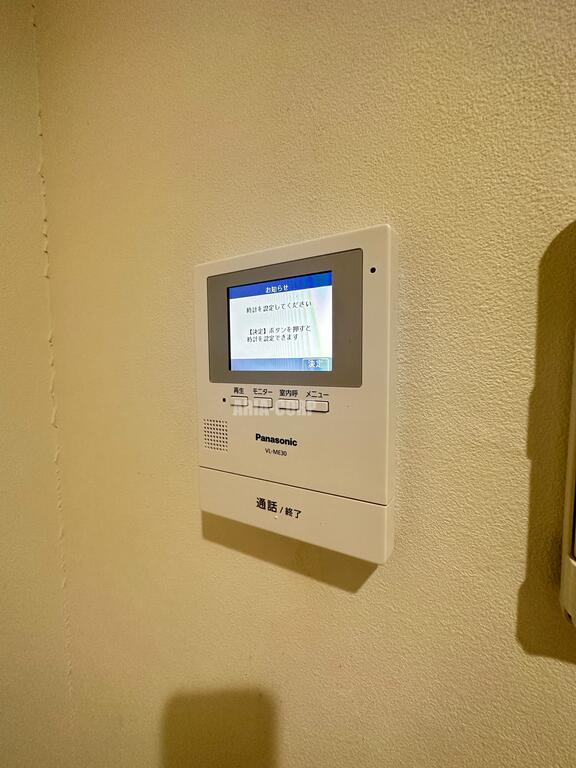 セキュリティ　録画機能付きTVモニターホンで外出時の訪問者も確認できます！