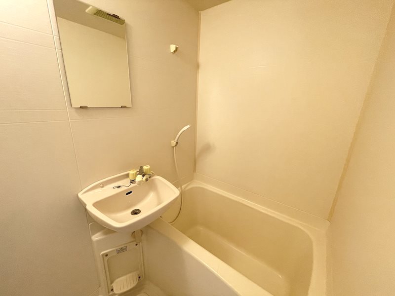 バス・シャワールーム　同物件別部屋