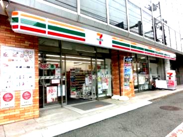 コンビニ　セブン‐イレブン 横浜岩井町店（コンビニ）まで320m