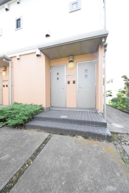 エントランス　★他号室の参考画像です★