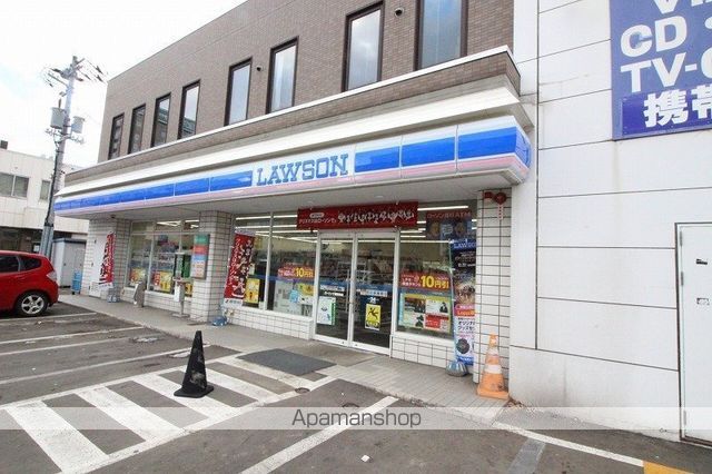 コンビニ　ローソン千歳駅前店（コンビニ）まで232m