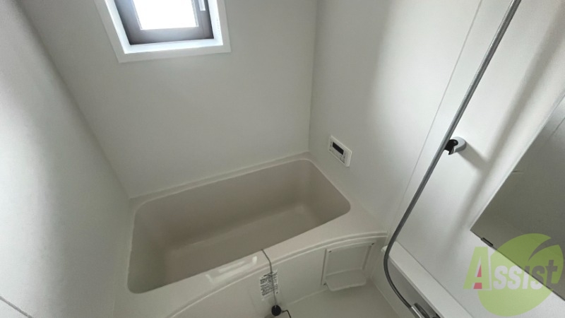 バス・シャワールーム　お風呂です。浴室乾燥機能もあり、雨の日の洗濯も困りません。