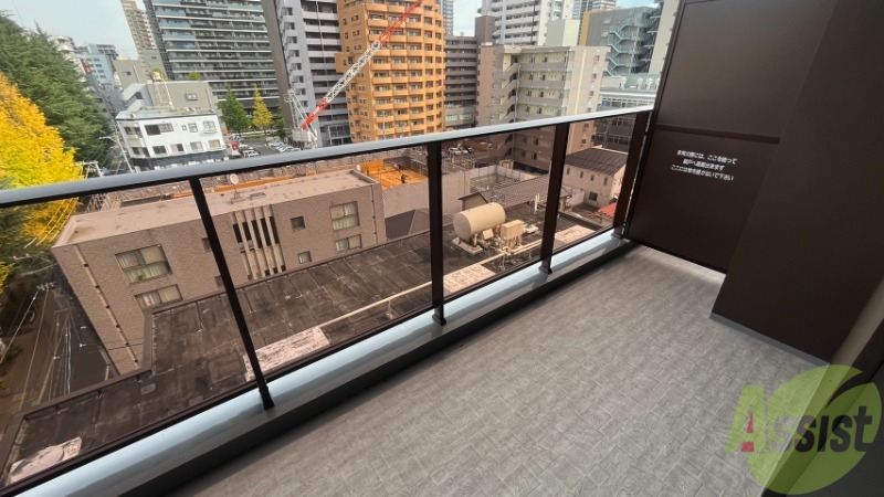 バルコニー　バルコニーです。布団を干すのに十分なスペースがあります。