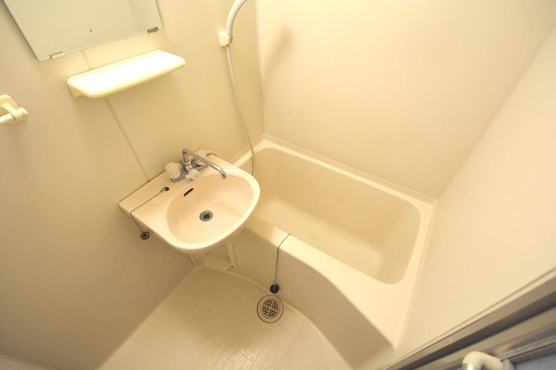 バス・シャワールーム　バストイレ別でおすすめです☆