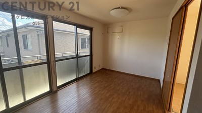 居室・リビング　カウンターのあるリビングです♪