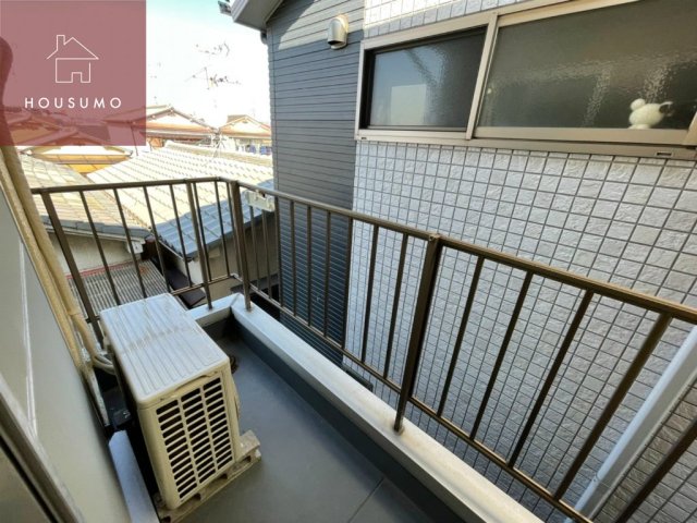 バルコニー　お洗濯にも便利なバルコニー付き