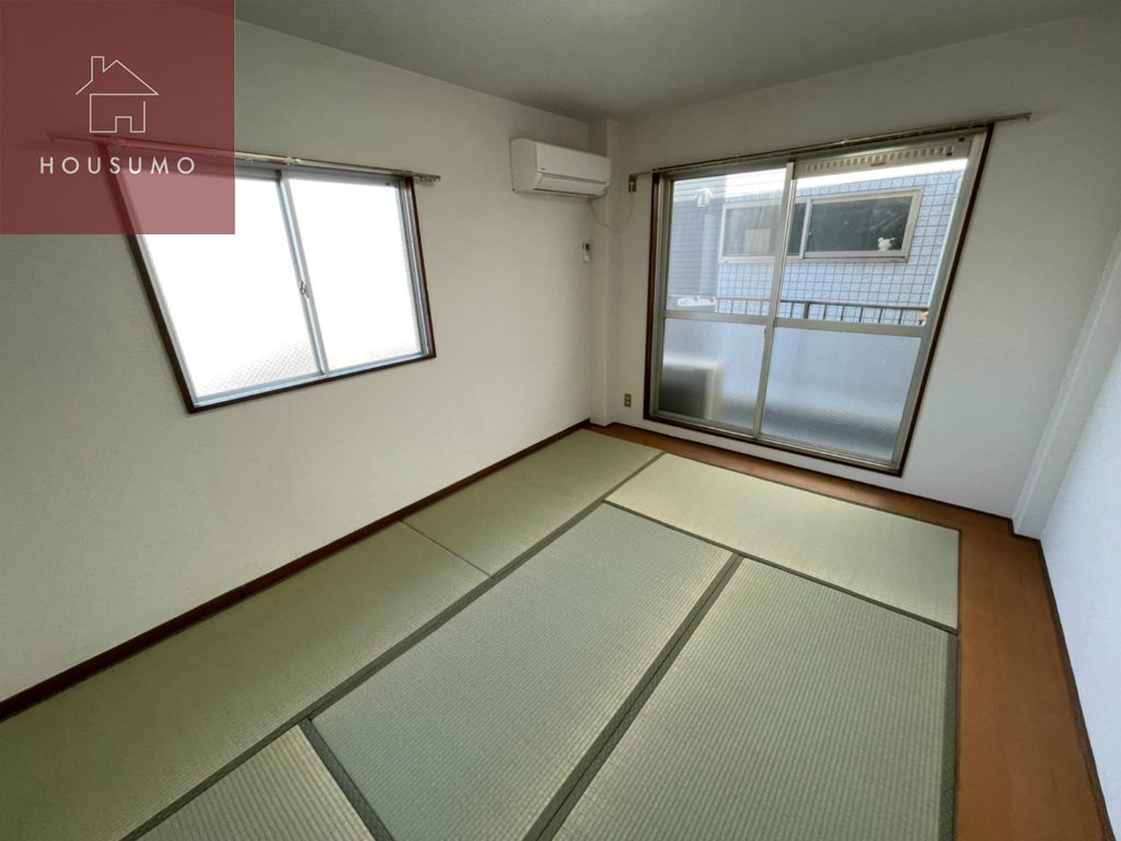 居室・リビング　こちらの居間で趣味の時間をお楽しみください