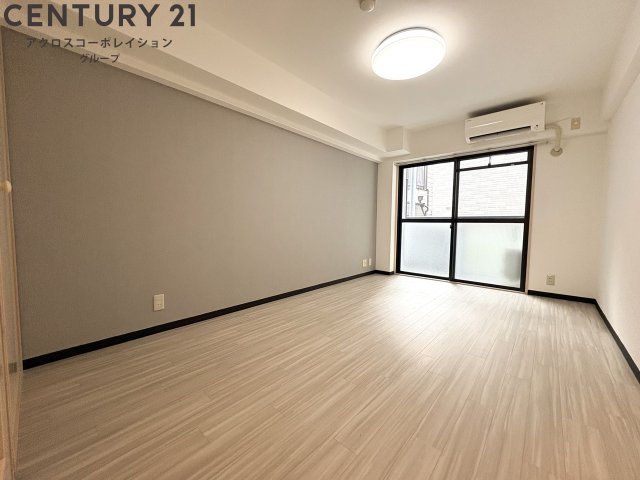 居室・リビング　エアコン付きで快適に過ごせます！