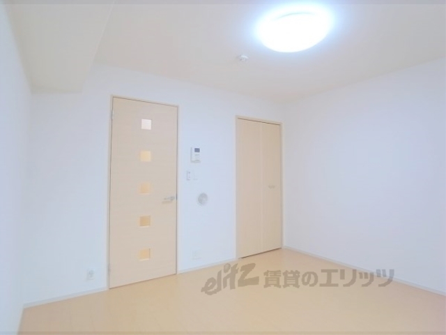 居室・リビング　新築のため、非常にキレイなお部屋です。