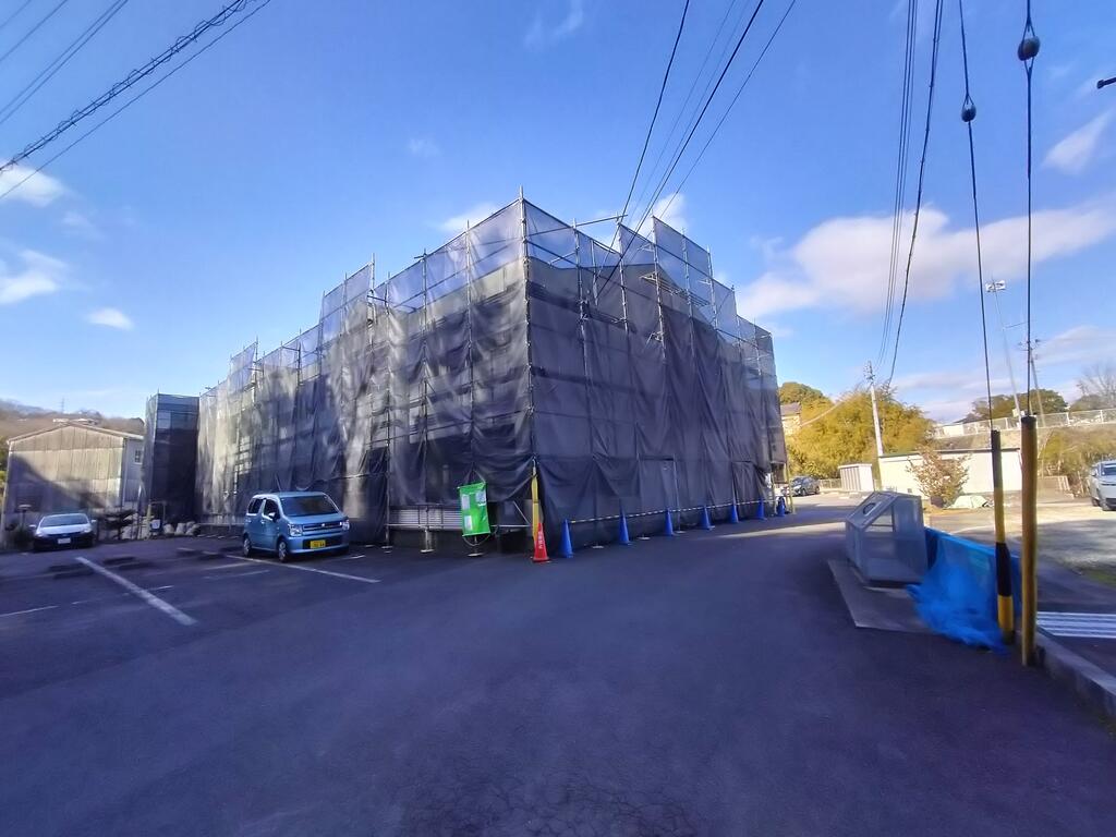 建物外観　現在外壁塗装中