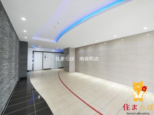 エントランス　「暮らしの設計図は、ここから始まります。」