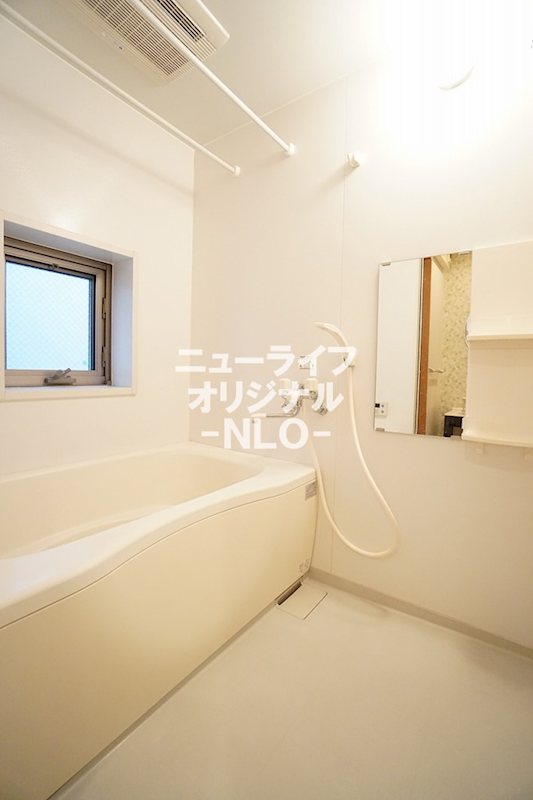 バス・シャワールーム　雨の日でも安心してお洗濯ができる浴室乾燥機付き☆