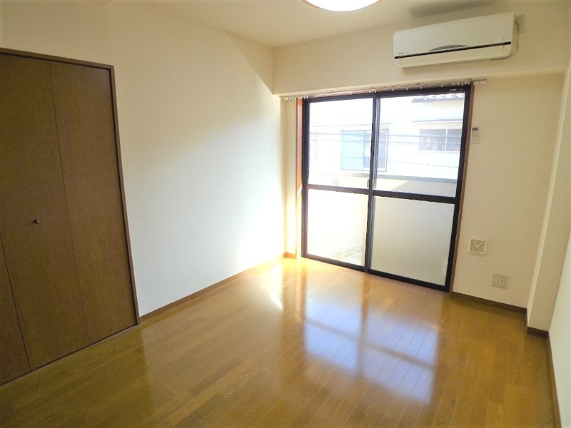 居室・リビング　約6帖の洋室！