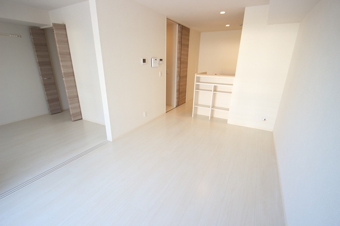 居室・リビング　LDK12.3帖♪広々としたリビングです☆