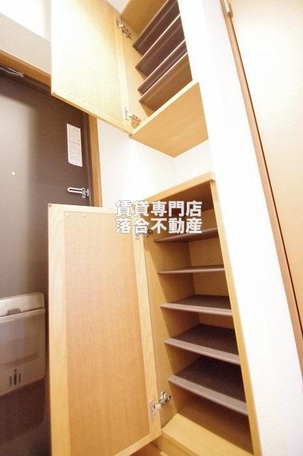 収納　シューズ収納