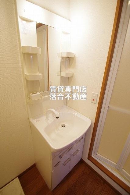 洗面設備　独立洗面化粧台付き
