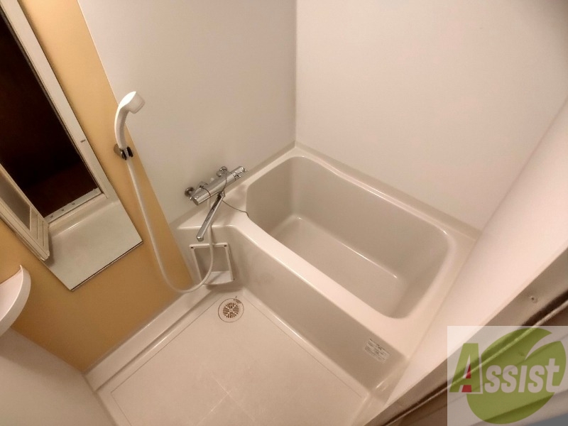 バス・シャワールーム　お風呂になります。一日の疲れを癒してくださいね。