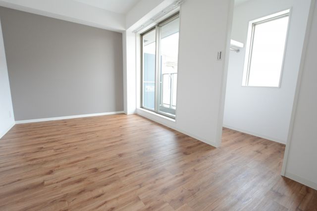 居室・リビング　エアコン付きで快適に過ごせます♪