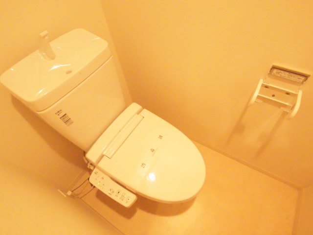 トイレ　※別室の参考写真の為、現況優先です。