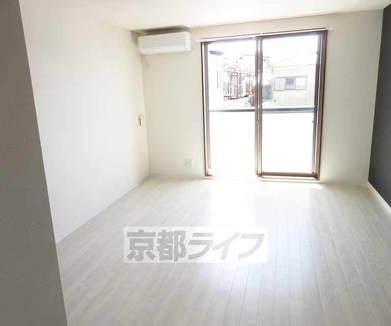 居室・リビング　白基調のお部屋です！