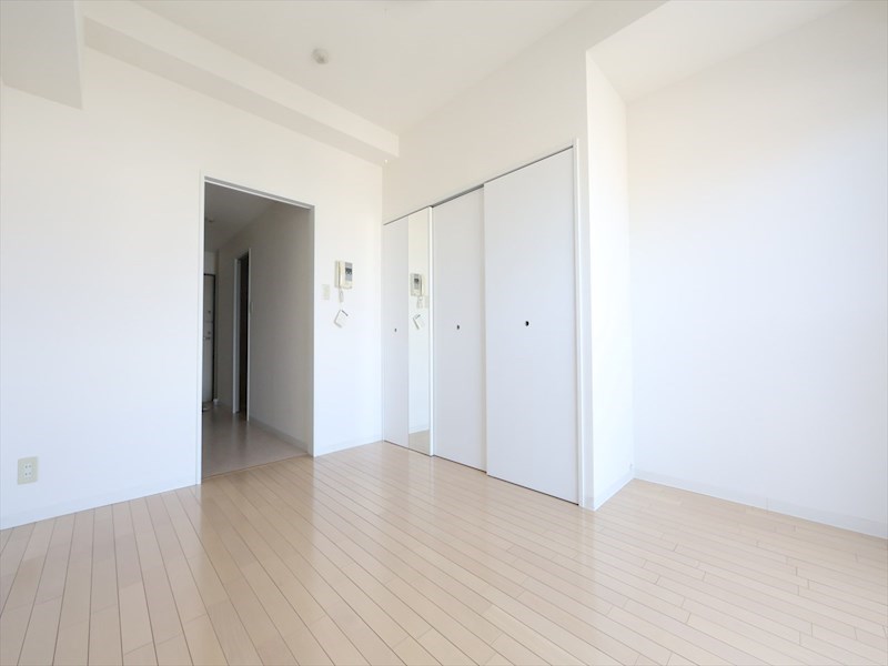 居室・リビング　洋室6.7帖　クローゼット付（収納充実してます）