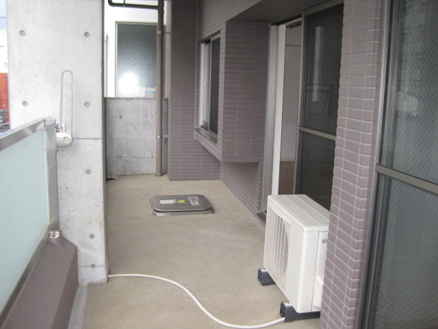 バルコニー　別の部屋の写真です。現況を優先させていただきます。